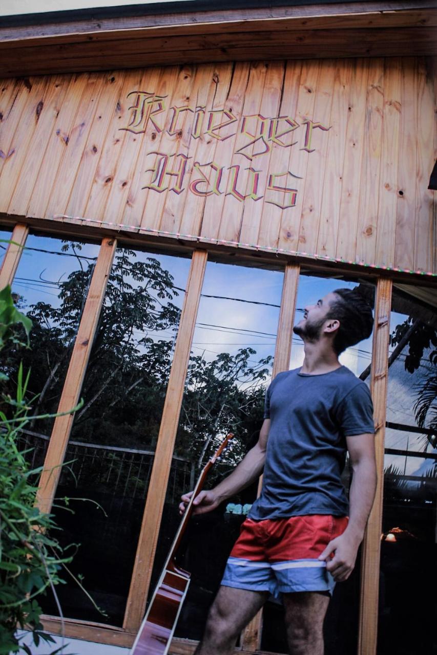 Hostel Krieger Haus Puerto Iguazú Exterior foto