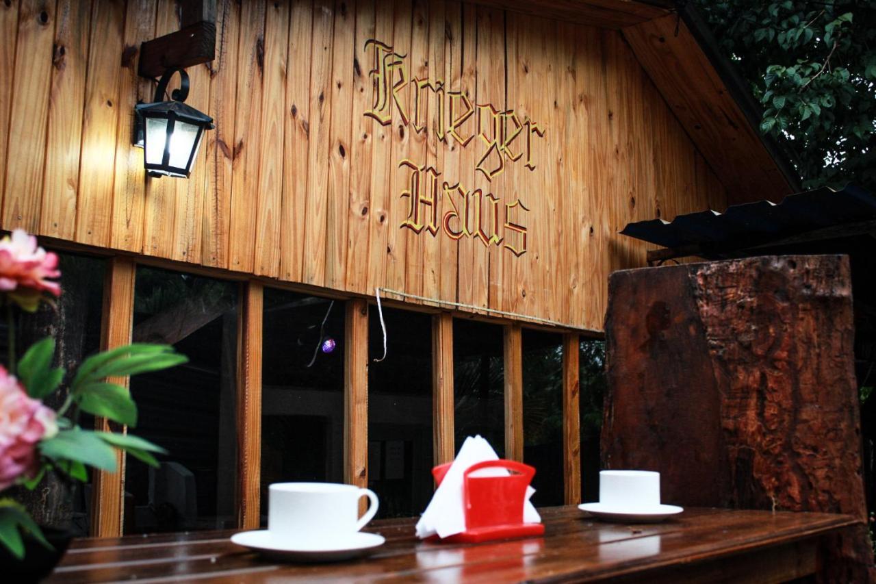 Hostel Krieger Haus Puerto Iguazú Exterior foto
