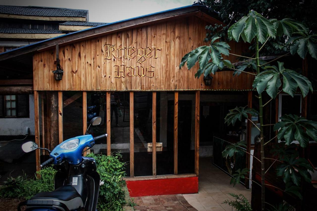 Hostel Krieger Haus Puerto Iguazú Exterior foto